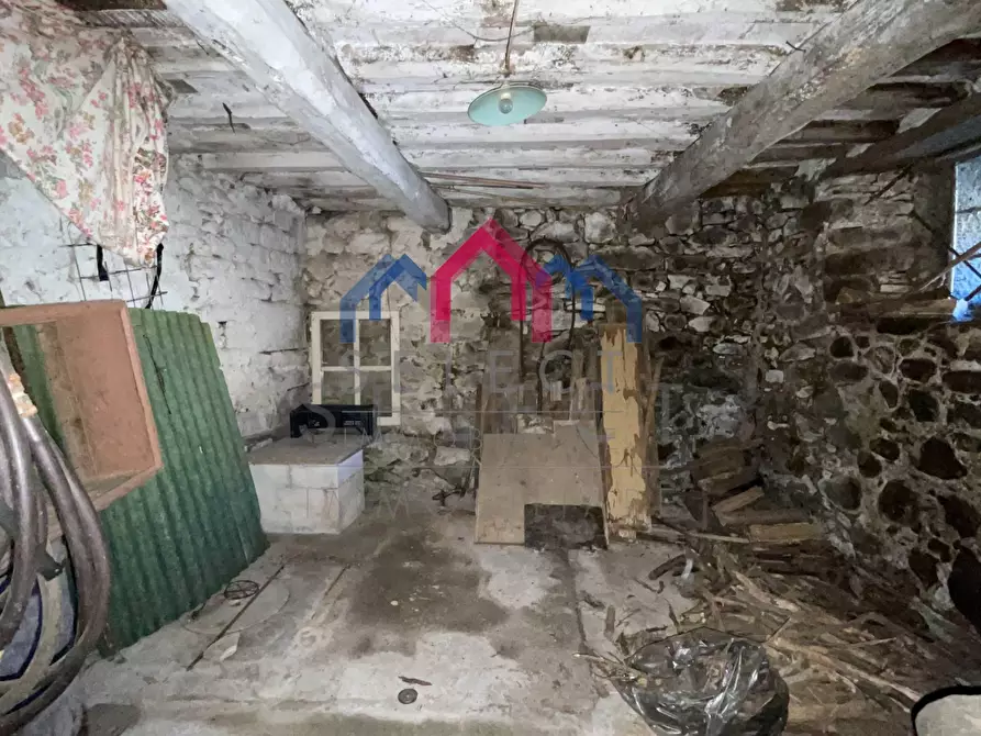 Immagine 37 di Casa semindipendente in vendita  a Borgo A Mozzano