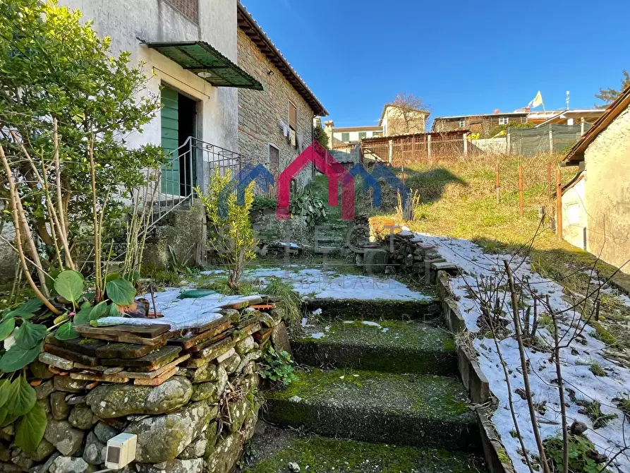 Immagine 47 di Casa semindipendente in vendita  a Borgo A Mozzano