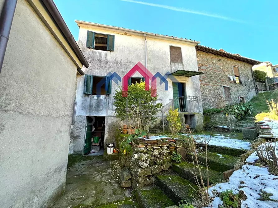 Immagine 1 di Casa semindipendente in vendita  a Borgo A Mozzano