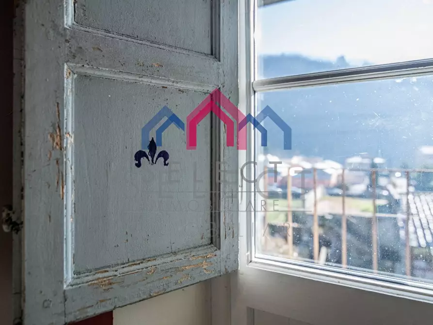 Immagine 2 di Palazzo in vendita  a Borgo A Mozzano