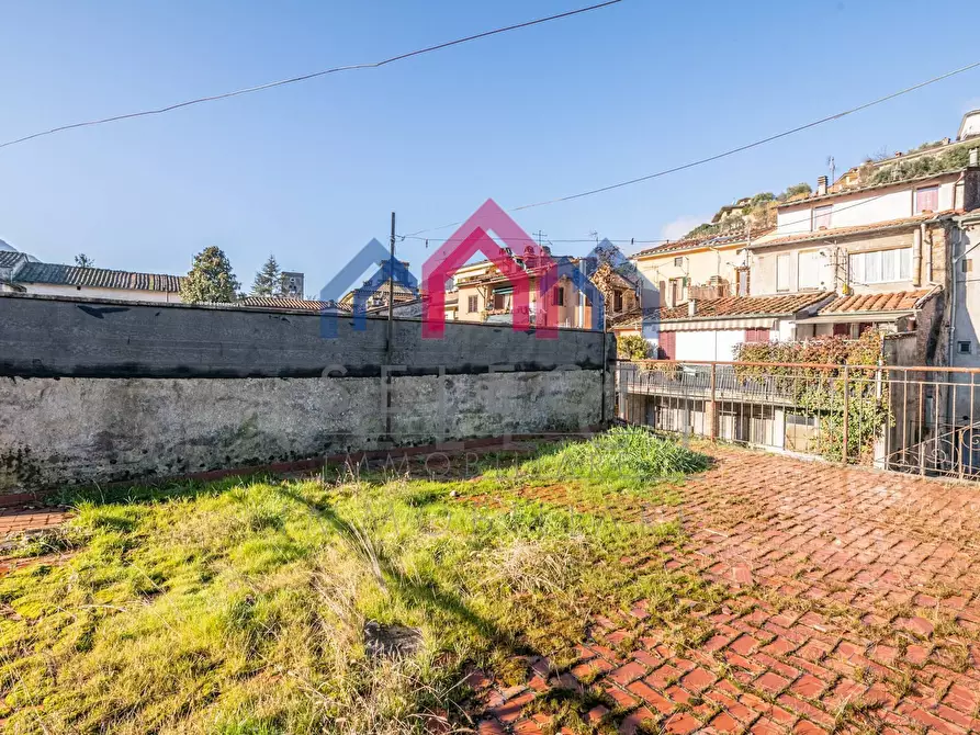 Immagine 11 di Palazzo in vendita  a Borgo A Mozzano