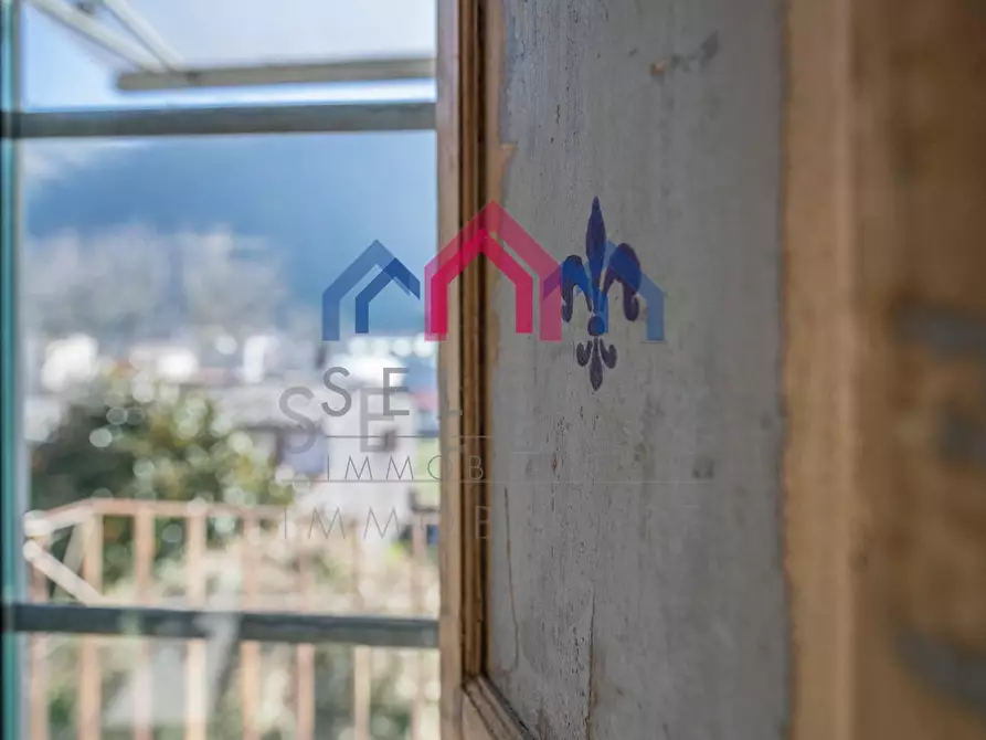 Immagine 33 di Palazzo in vendita  a Borgo A Mozzano