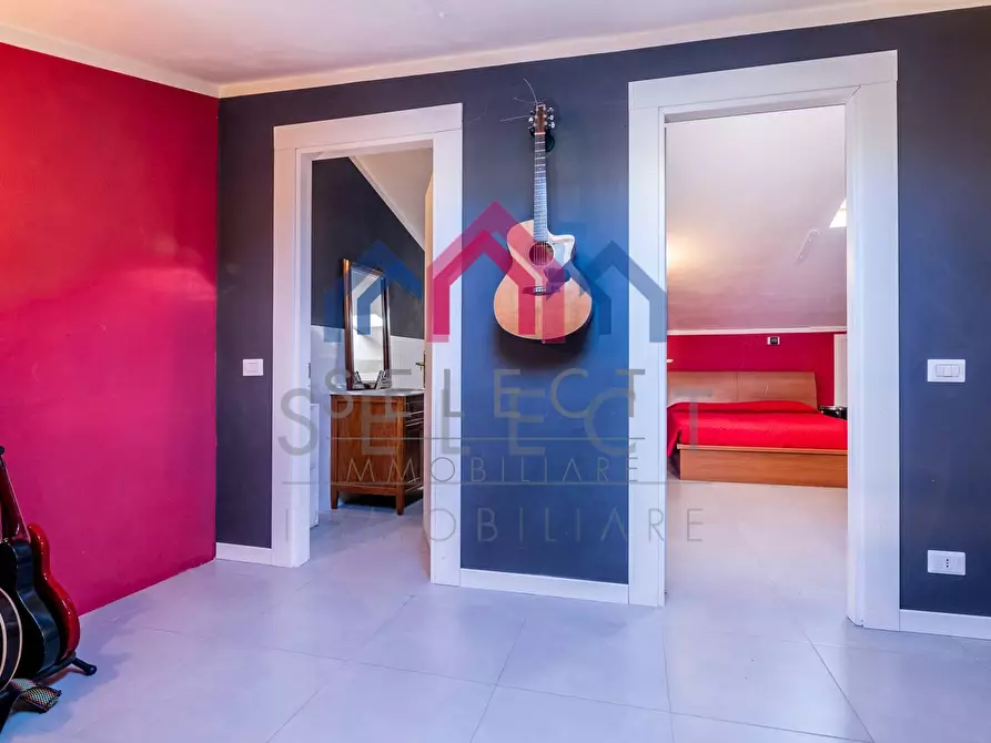 Immagine 51 di Palazzo in vendita  a Borgo A Mozzano