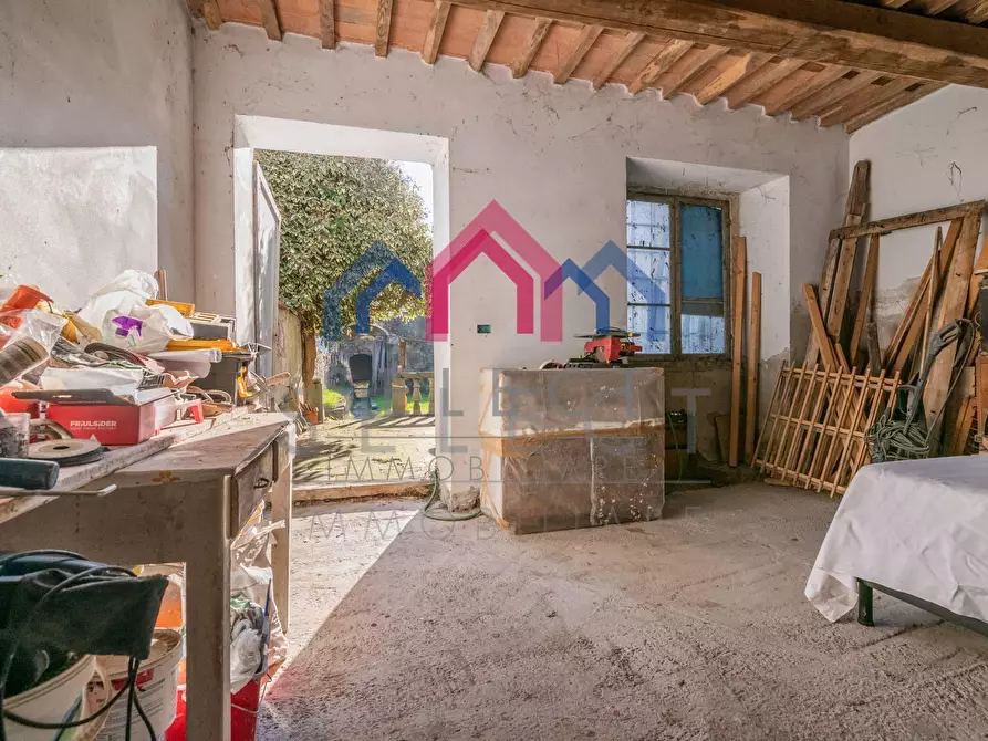 Immagine 22 di Palazzo in vendita  a Borgo A Mozzano