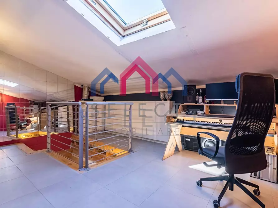 Immagine 52 di Palazzo in vendita  a Borgo A Mozzano