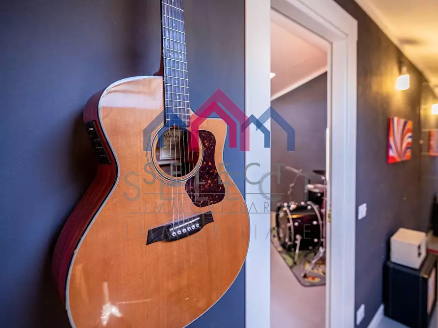 Immagine 55 di Palazzo in vendita  a Borgo A Mozzano