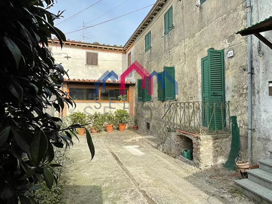 Immagine 56 di Appartamento in vendita  a Bagni Di Lucca