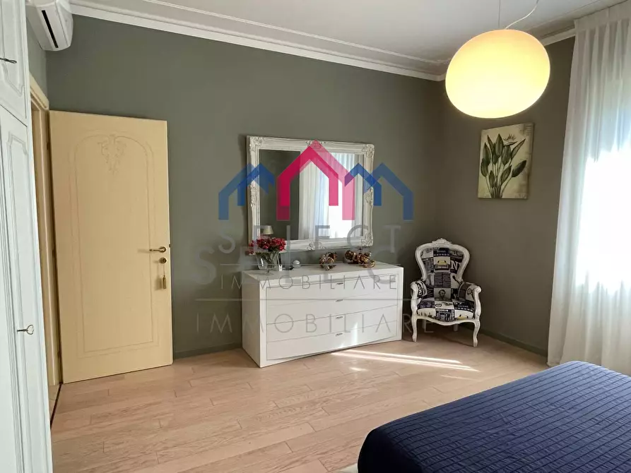 Immagine 25 di Villa in vendita  a Lucca