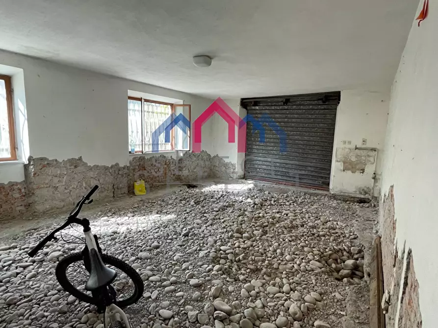Immagine 35 di Villa in vendita  a Lucca