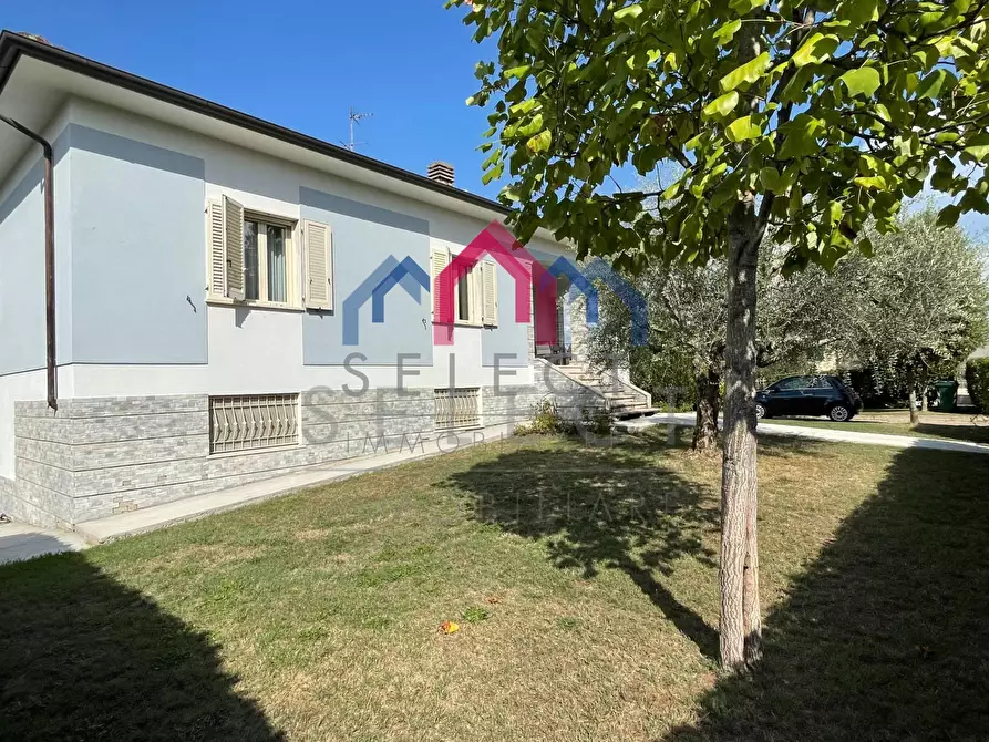 Immagine 49 di Villa in vendita  a Lucca