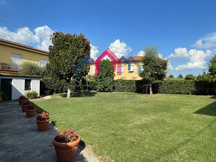 Immagine 45 di Villa in vendita  a Lucca