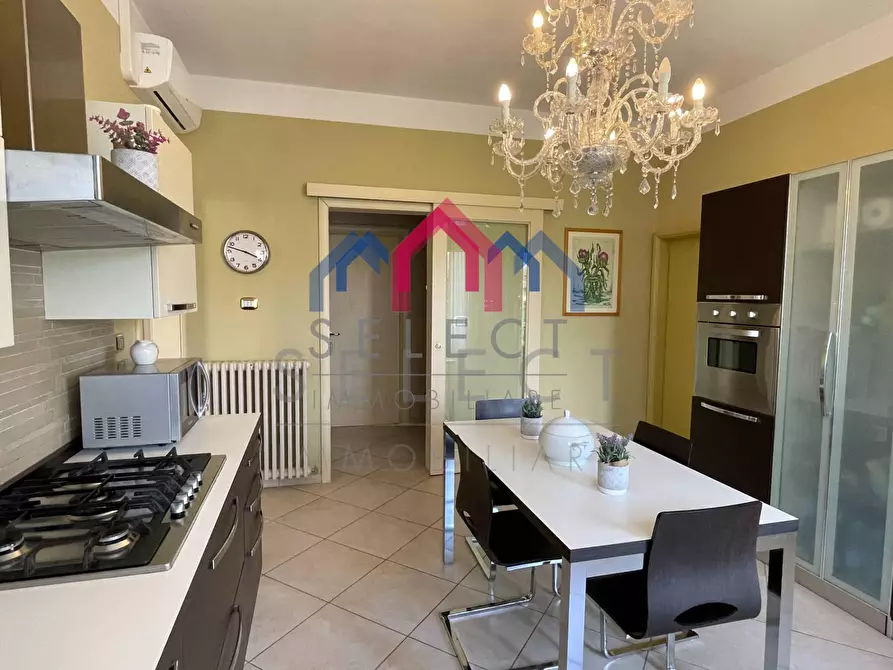 Immagine 17 di Villa in vendita  a Lucca
