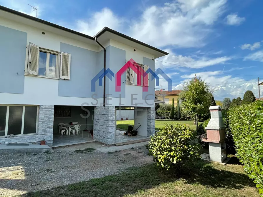 Immagine 54 di Villa in vendita  a Lucca