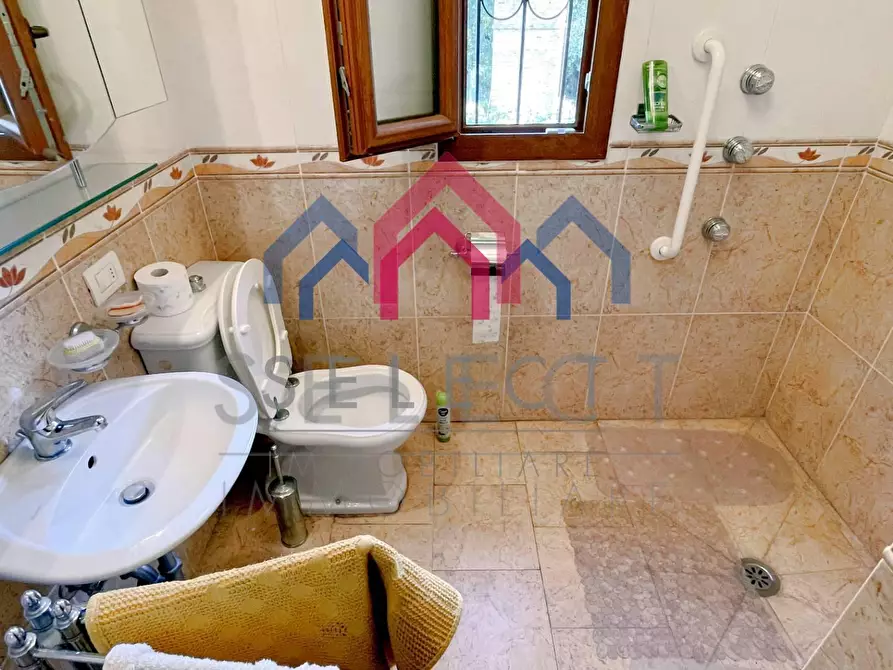 Immagine 29 di Appartamento in vendita  a Borgo A Mozzano