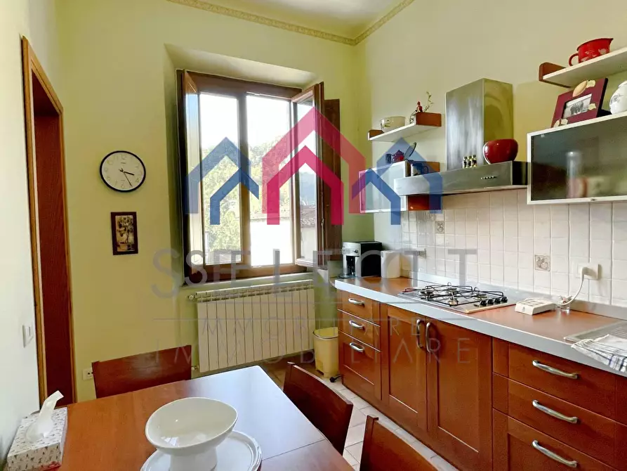 Immagine 18 di Appartamento in vendita  a Borgo A Mozzano