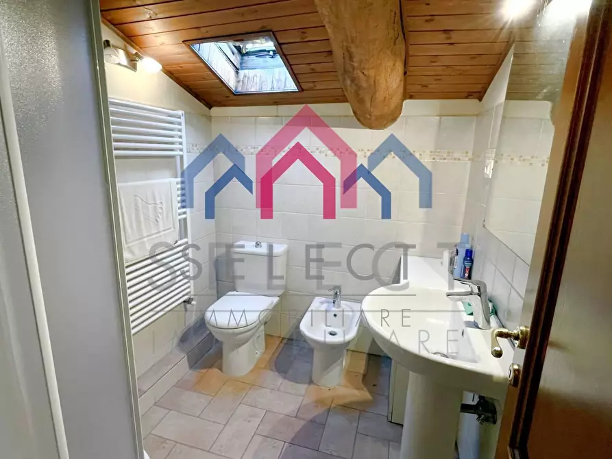 Immagine 43 di Appartamento in vendita  a Borgo A Mozzano