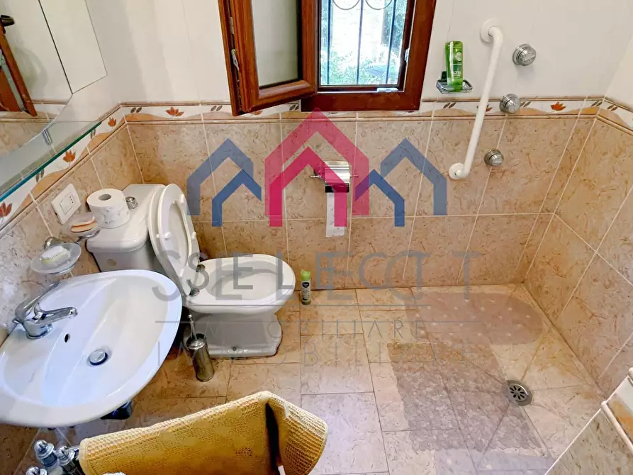 Immagine 30 di Appartamento in vendita  a Borgo A Mozzano