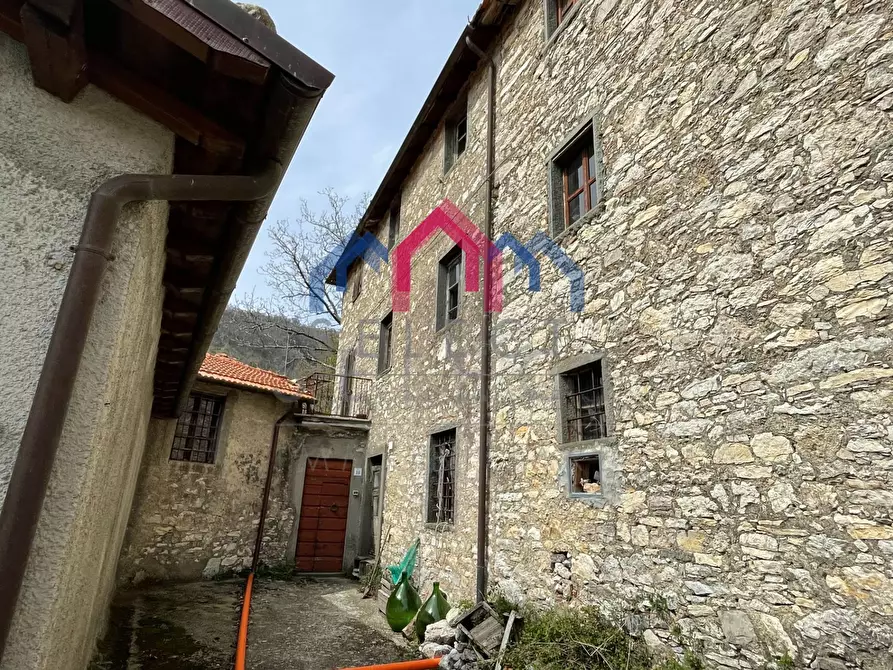 Immagine 2 di Terratetto in vendita  a Fabbriche Di Vergemoli