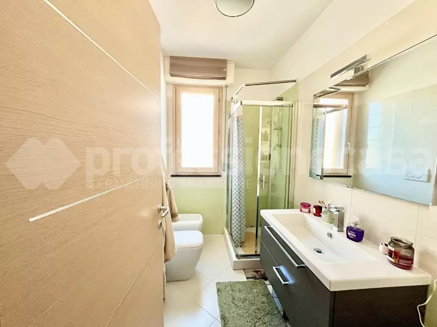 Immagine 11 di Appartamento in vendita  a Cascina