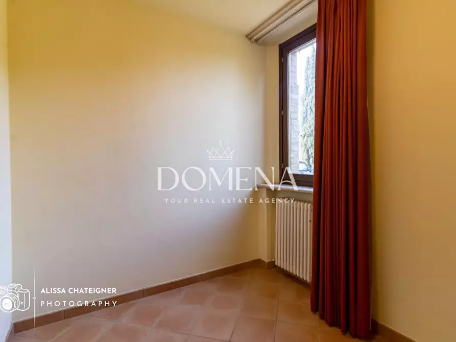 Immagine 21 di Deposito in vendita  a Siena