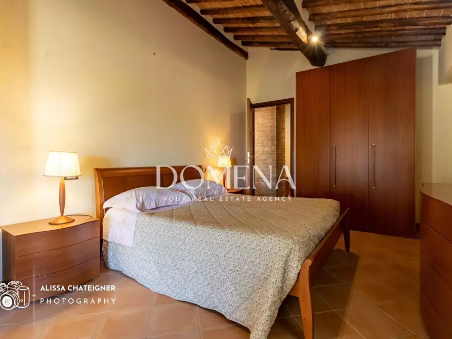 Immagine 28 di Deposito in vendita  a Siena