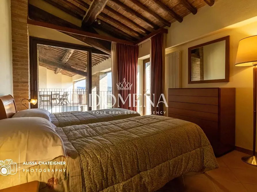 Immagine 23 di Deposito in vendita  a Siena