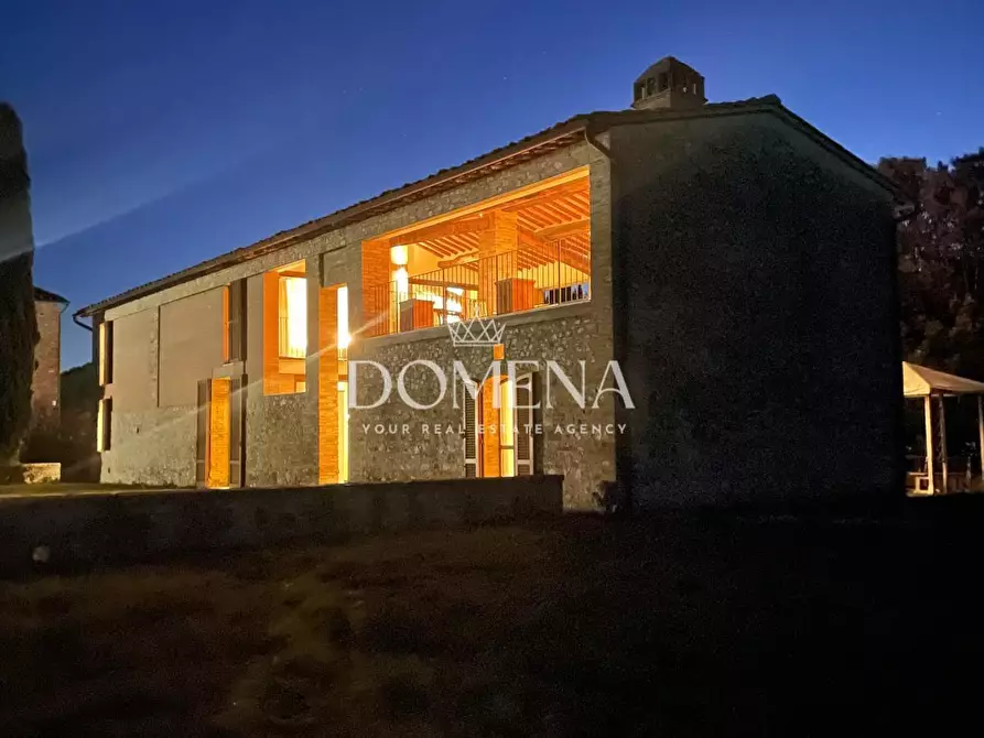 Immagine 43 di Deposito in vendita  a Siena