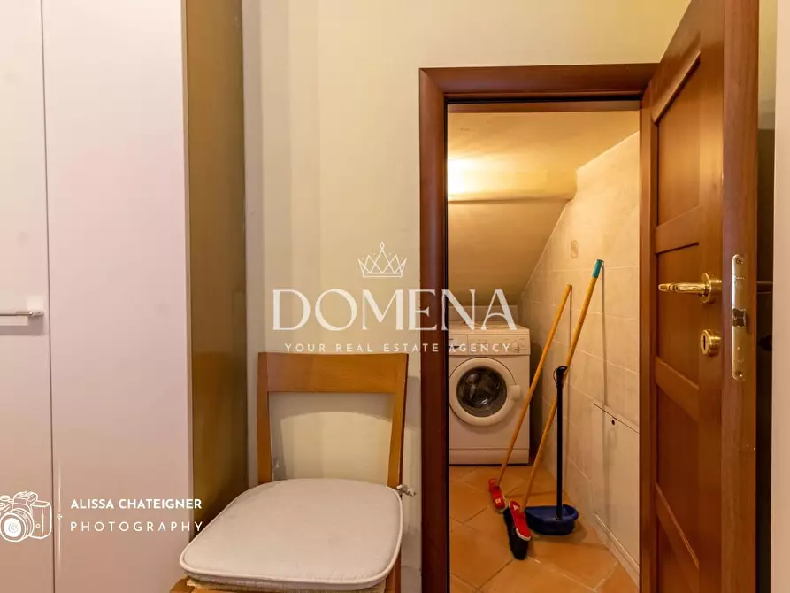 Immagine 19 di Deposito in vendita  a Siena