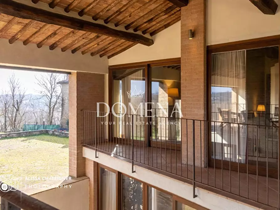 Immagine 38 di Deposito in vendita  a Siena