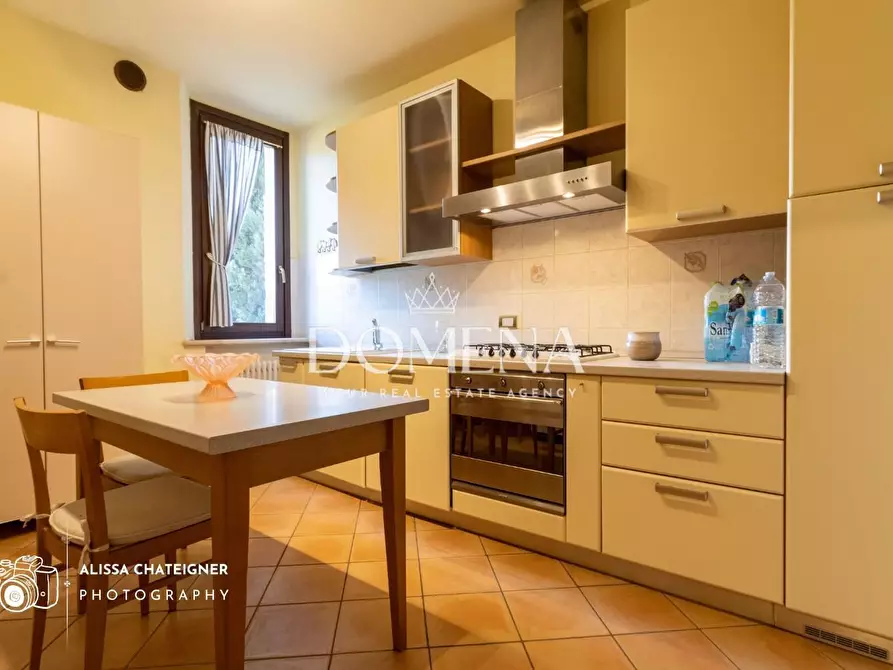 Immagine 17 di Deposito in vendita  a Siena