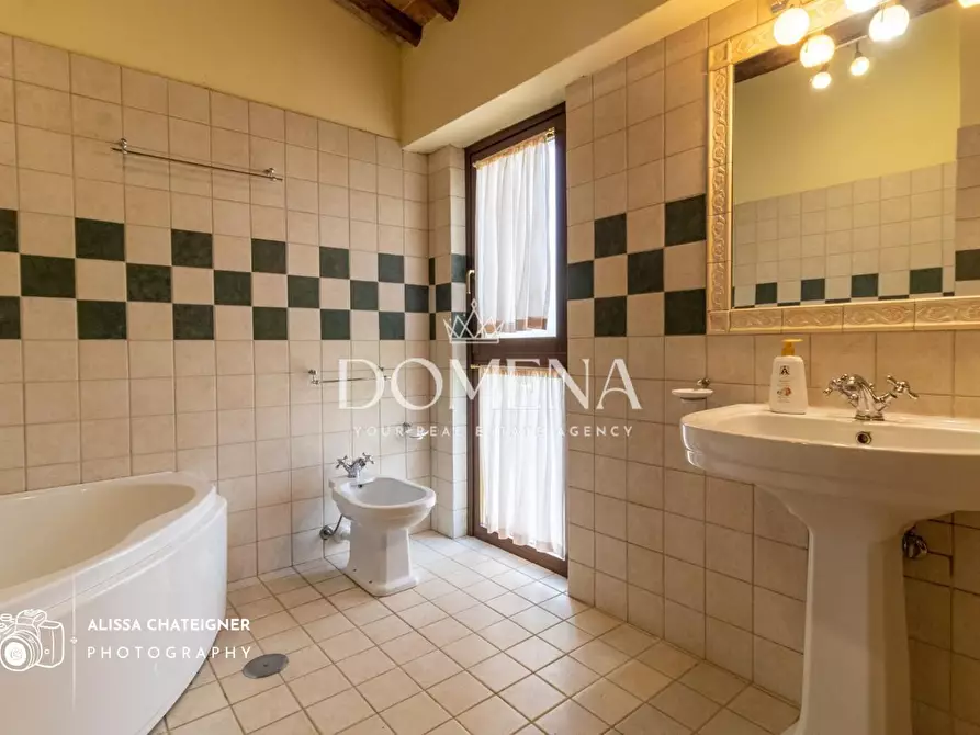 Immagine 34 di Deposito in vendita  a Siena