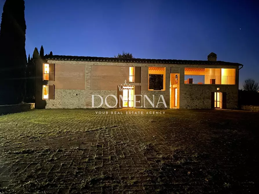 Immagine 44 di Deposito in vendita  a Siena