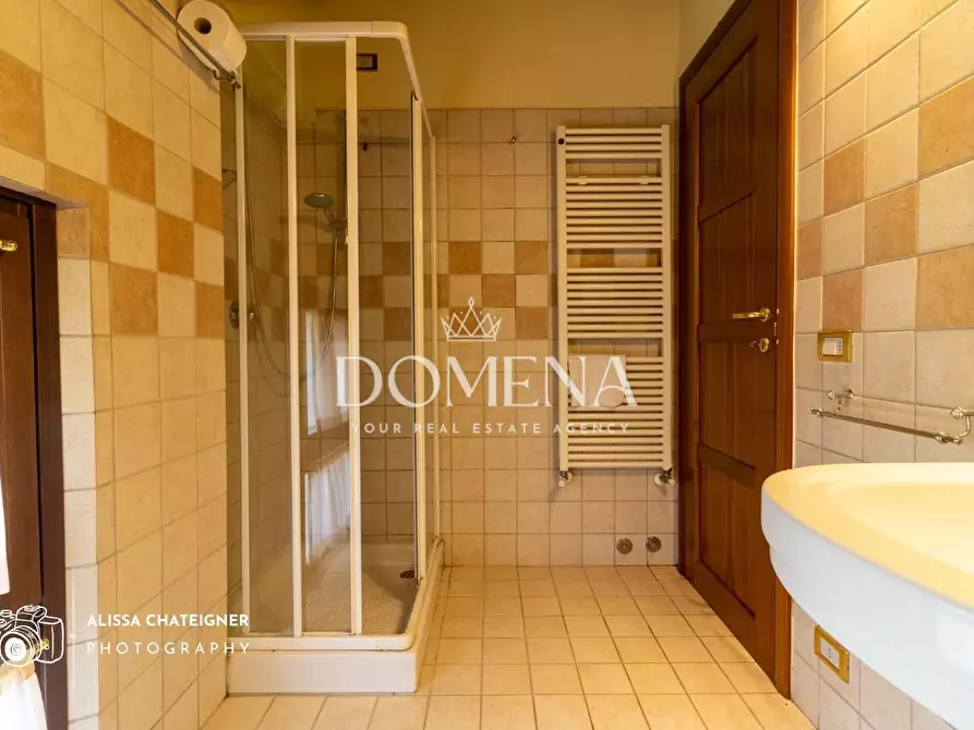 Immagine 30 di Deposito in vendita  a Siena