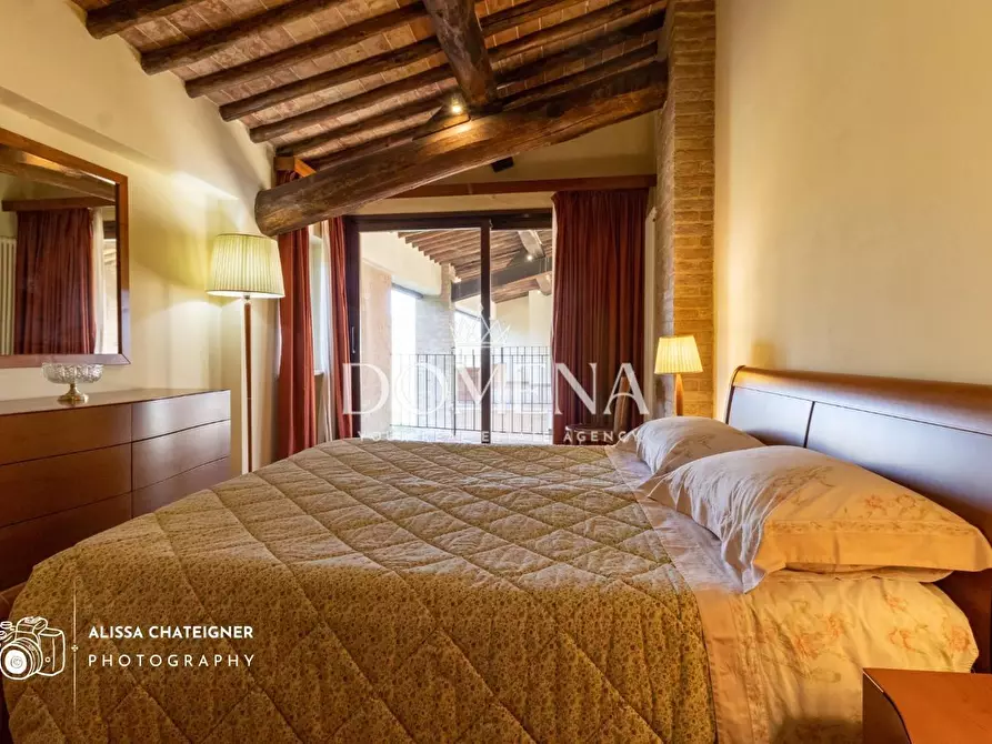 Immagine 26 di Deposito in vendita  a Siena