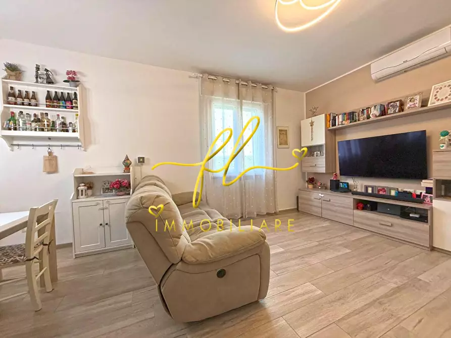 Immagine 3 di Appartamento in vendita  a Cecina