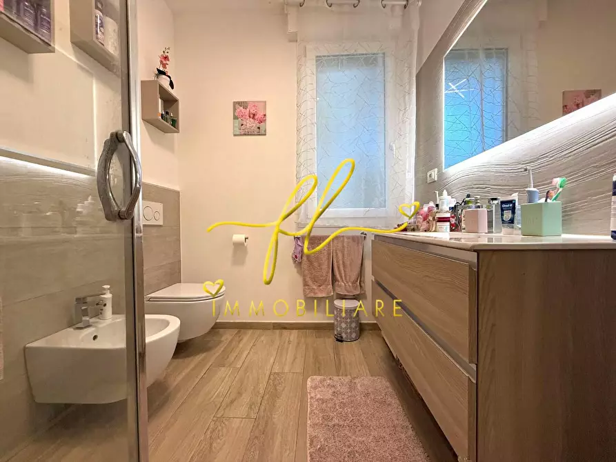 Immagine 17 di Appartamento in vendita  a Cecina