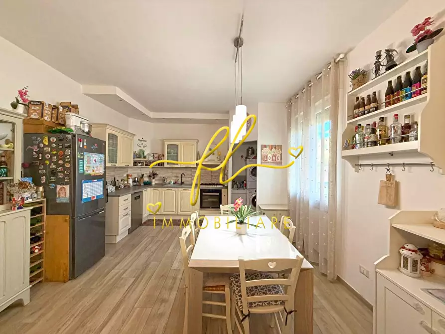 Immagine 7 di Appartamento in vendita  a Cecina