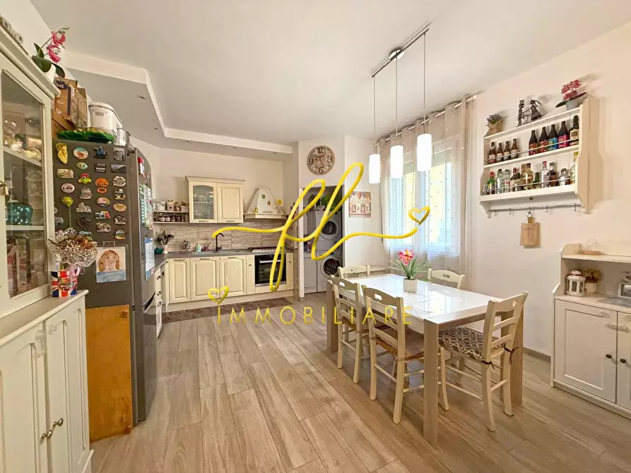 Immagine 8 di Appartamento in vendita  a Cecina