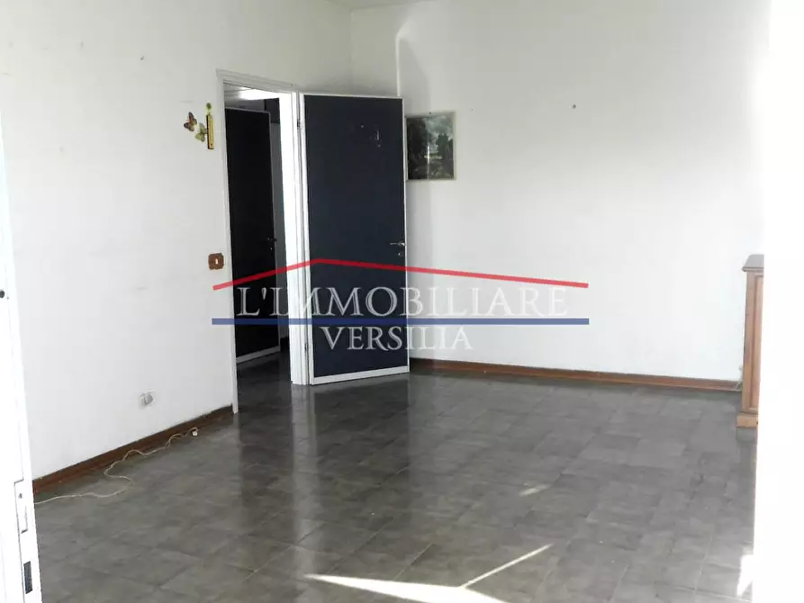 Immagine 46 di Appartamento in vendita  a Massa