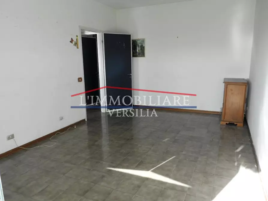 Immagine 21 di Appartamento in vendita  a Massa