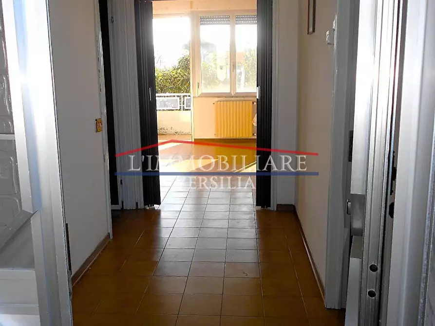 Immagine 11 di Appartamento in vendita  a Massa