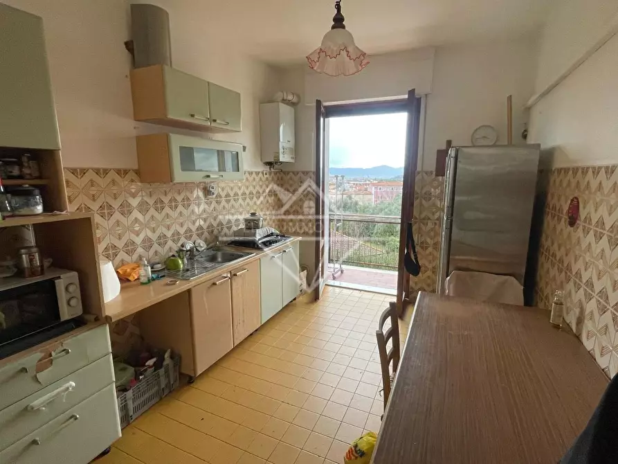 Immagine 1 di Appartamento in vendita  a Carrara