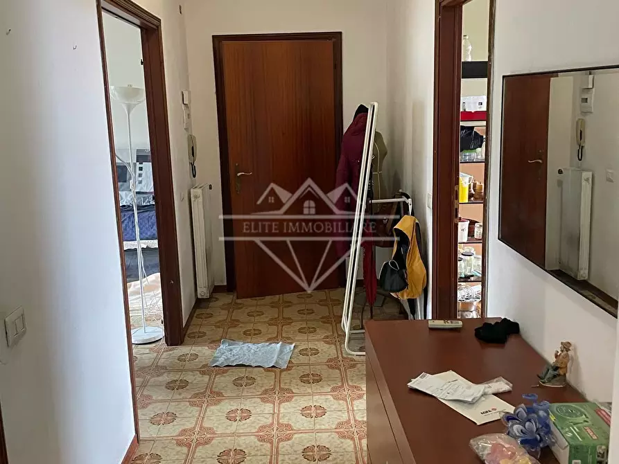 Immagine 10 di Appartamento in vendita  a Carrara