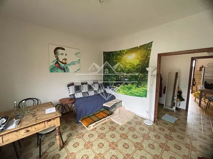 Immagine 2 di Appartamento in vendita  a Carrara