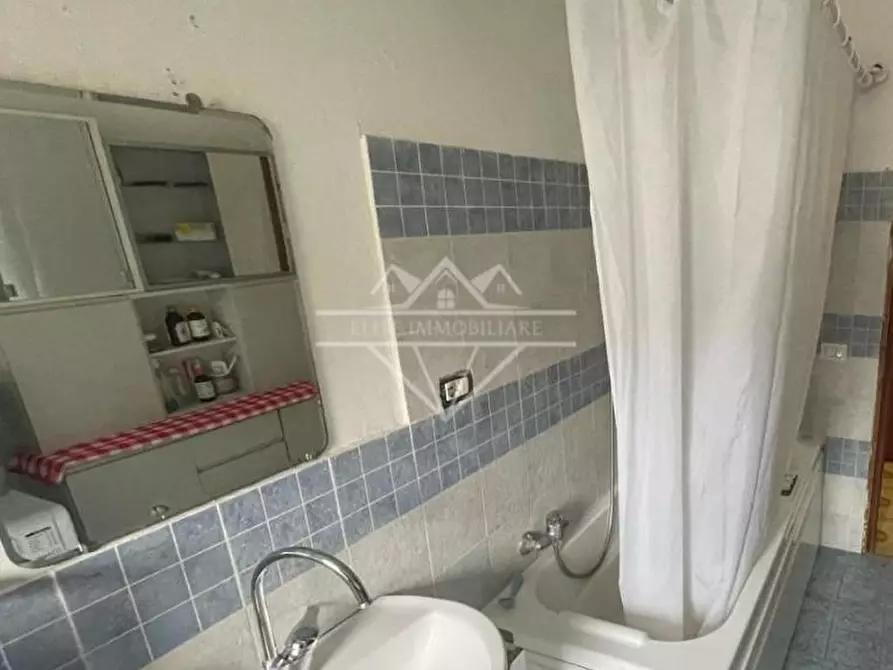 Immagine 23 di Appartamento in vendita  a Carrara