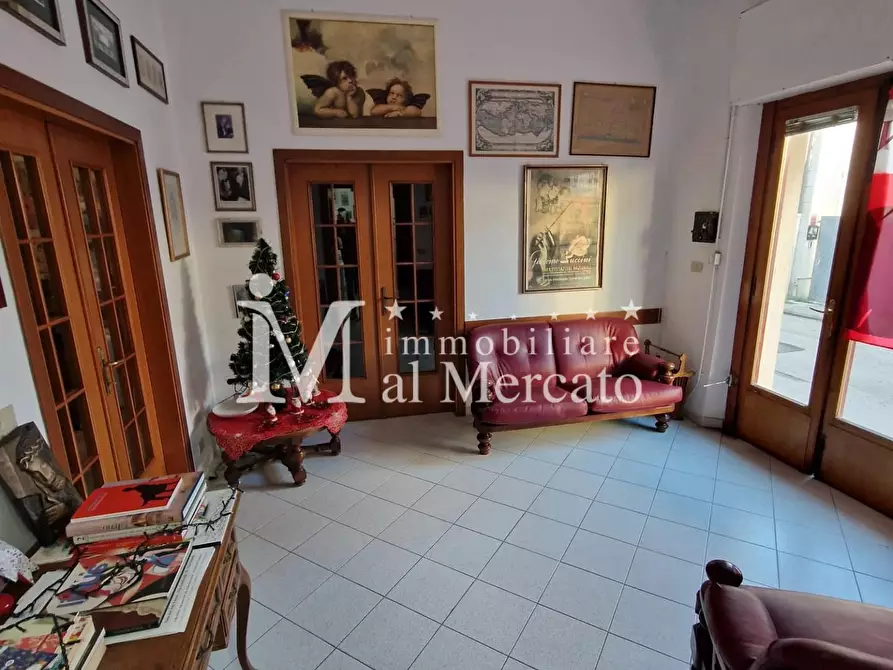 Immagine 8 di Appartamento in vendita  a Viareggio