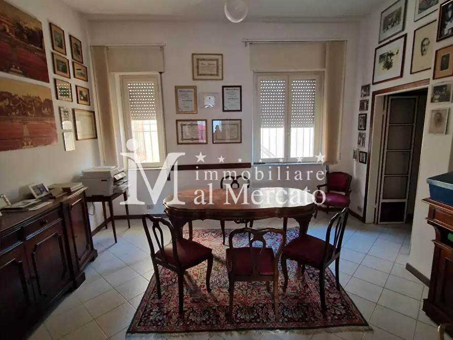 Immagine 10 di Appartamento in vendita  a Viareggio