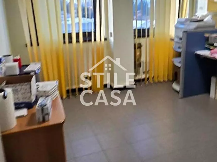 Immagine 5 di Ufficio in vendita  a Capannori
