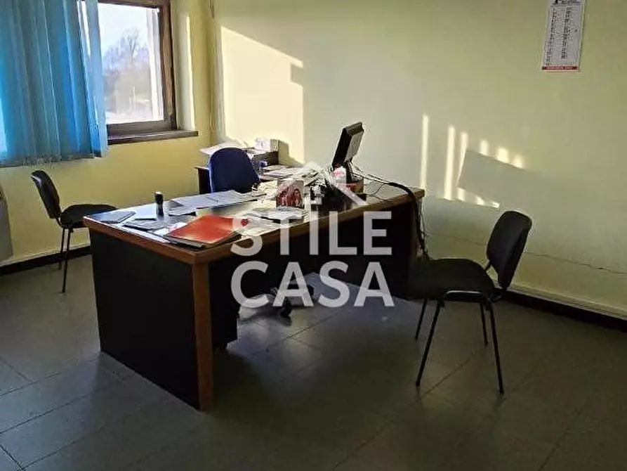 Immagine 6 di Ufficio in vendita  a Capannori