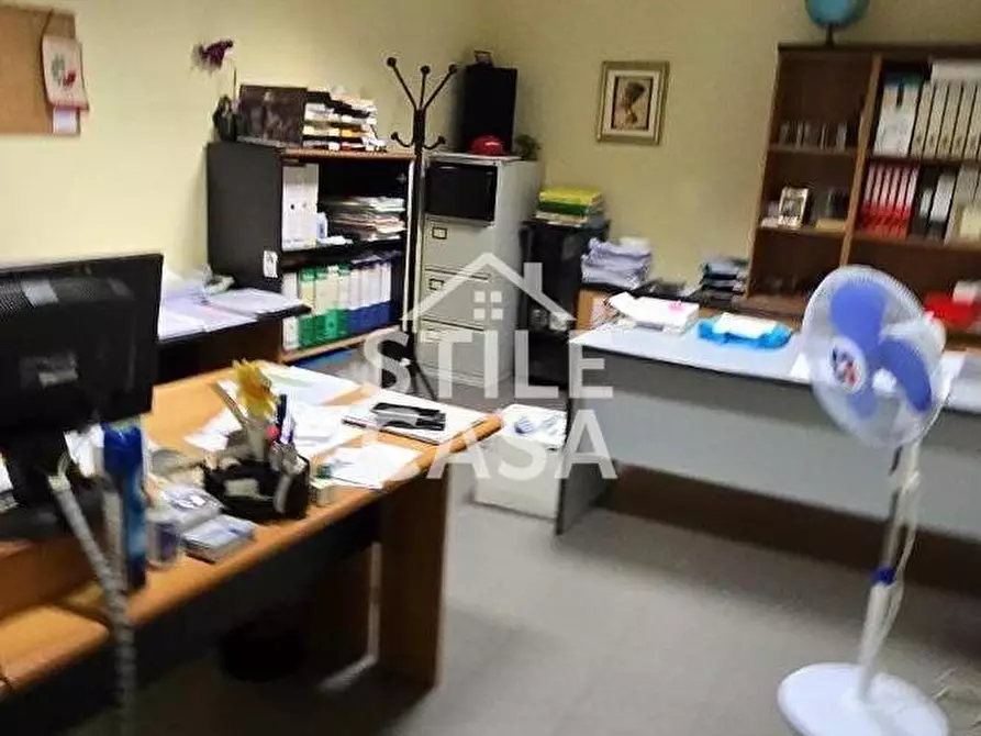 Immagine 8 di Ufficio in vendita  a Capannori